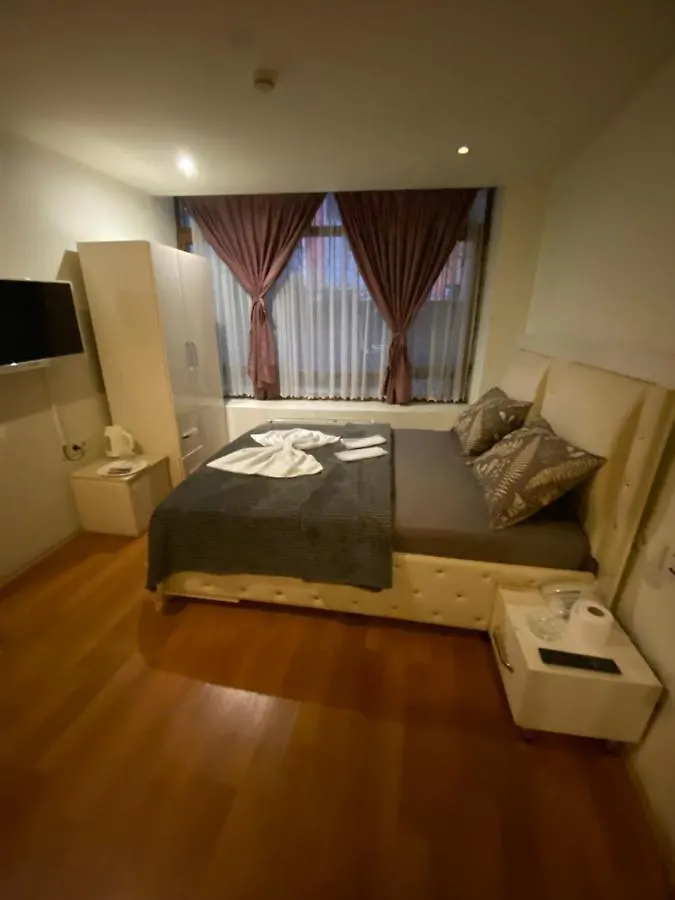 Chanel Suits Istanbulská provincie 0*,