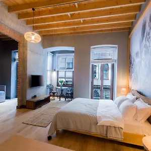 Art Pera Aparthotel